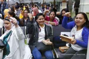 PSA: Filipina overseas workers outnumber males