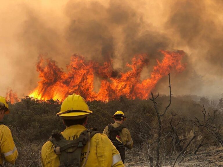 ‘It feels like the end of the world’: SoCal Filipino evacuees respond to Bobcat Fire