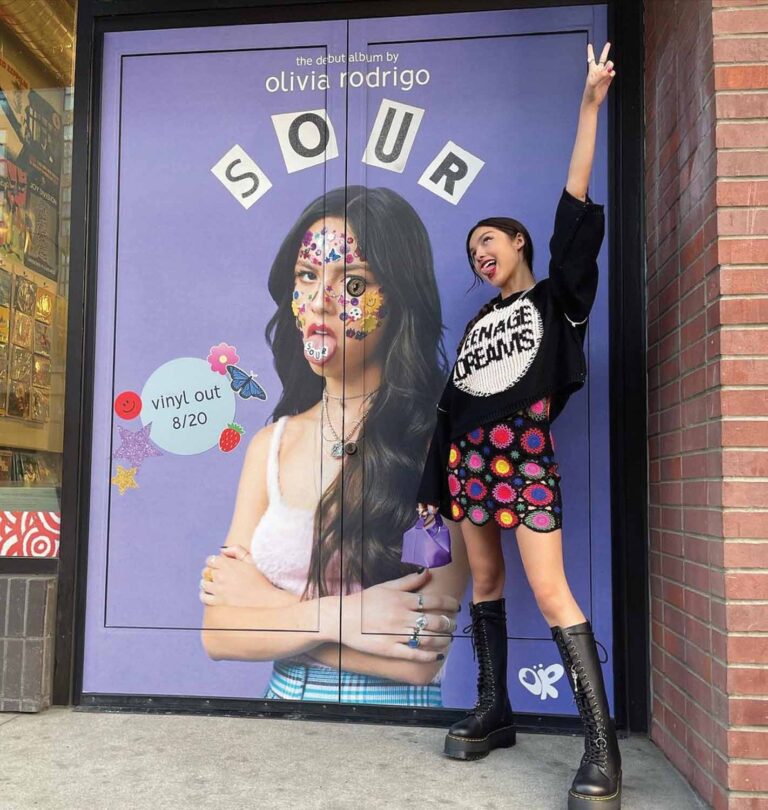 Olivia Rodrigo wins 3 awards including Song of the Year at 2021 MTV VMAs