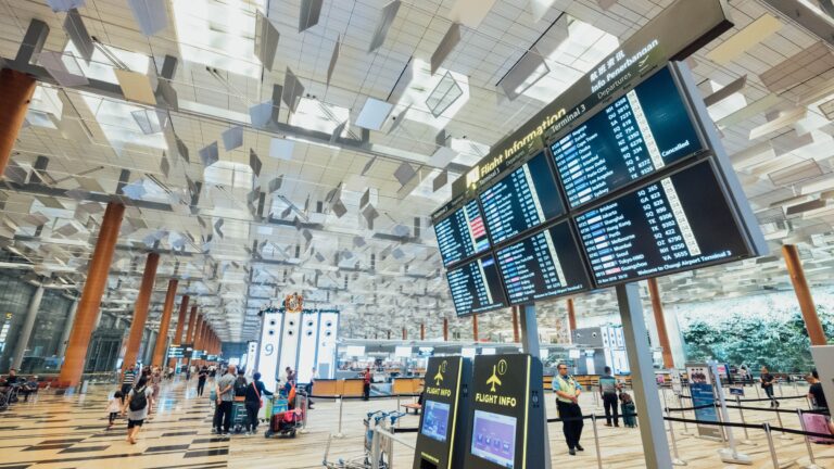 US to ease restrictions for fully vaccinated foreign travelers